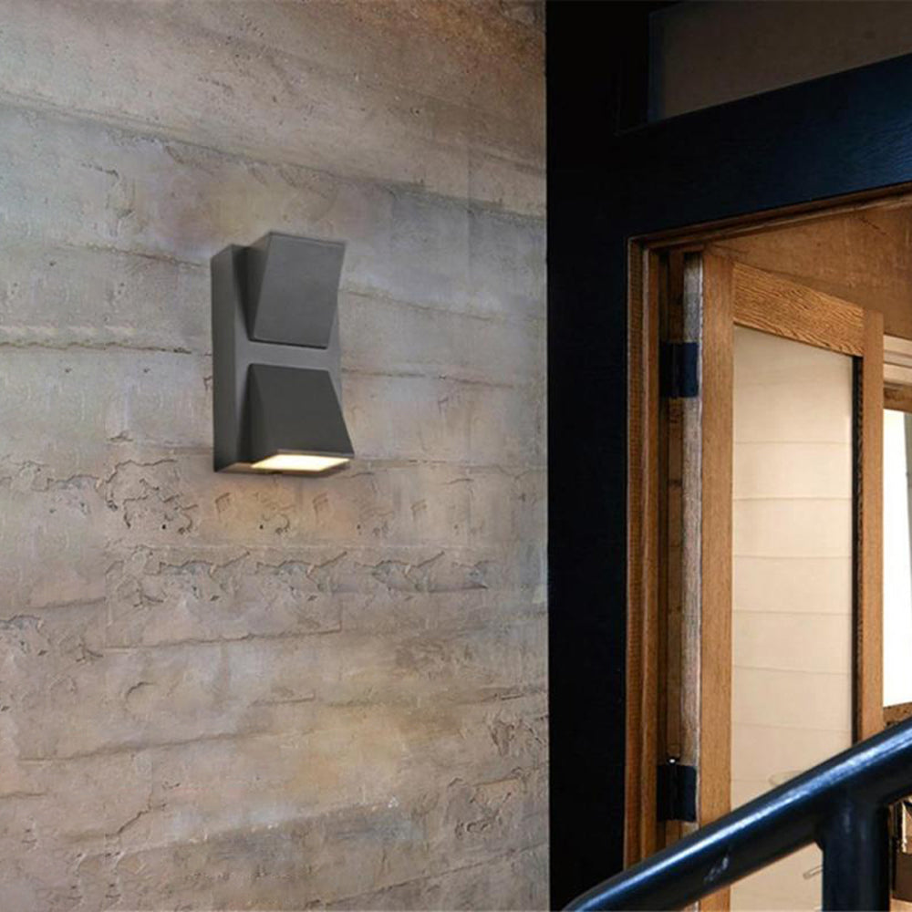 Modern Black Metal LED Outdoor Wall Light