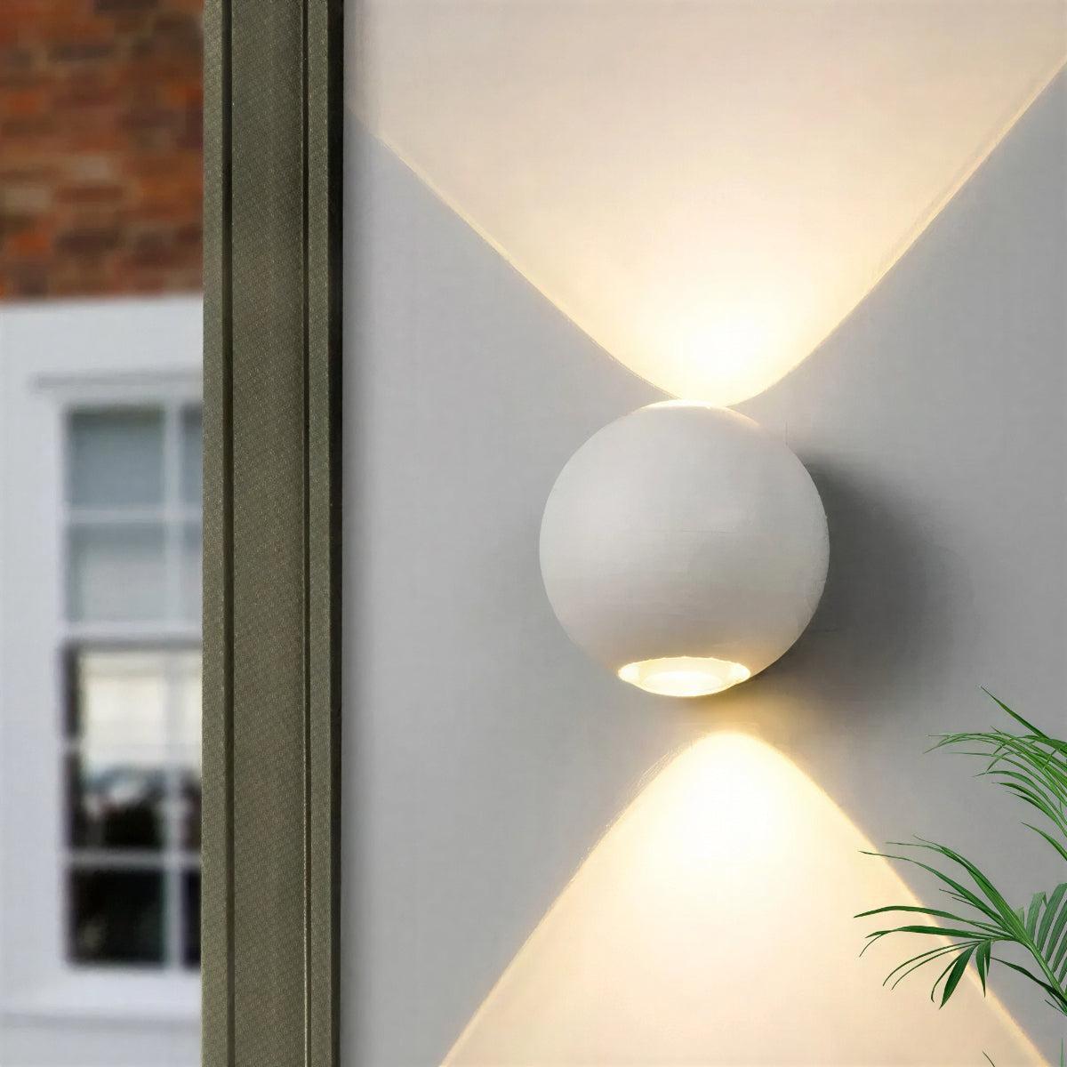 Outdoor Wall Sconce Light With Multi Beam Design