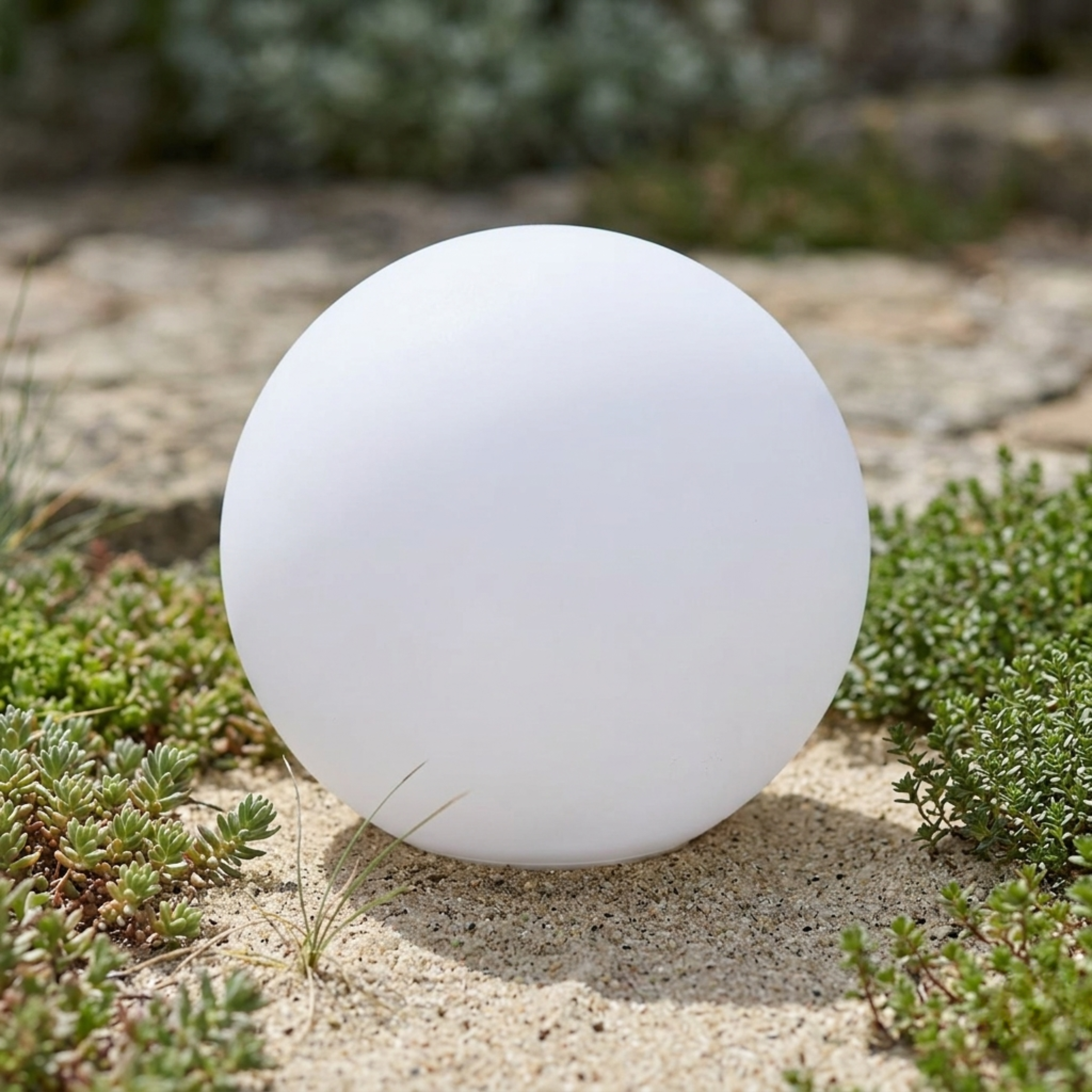 LED Globe Light USB Rechargeable Colour Changing Outdoor Garden Ball Light Remote Control