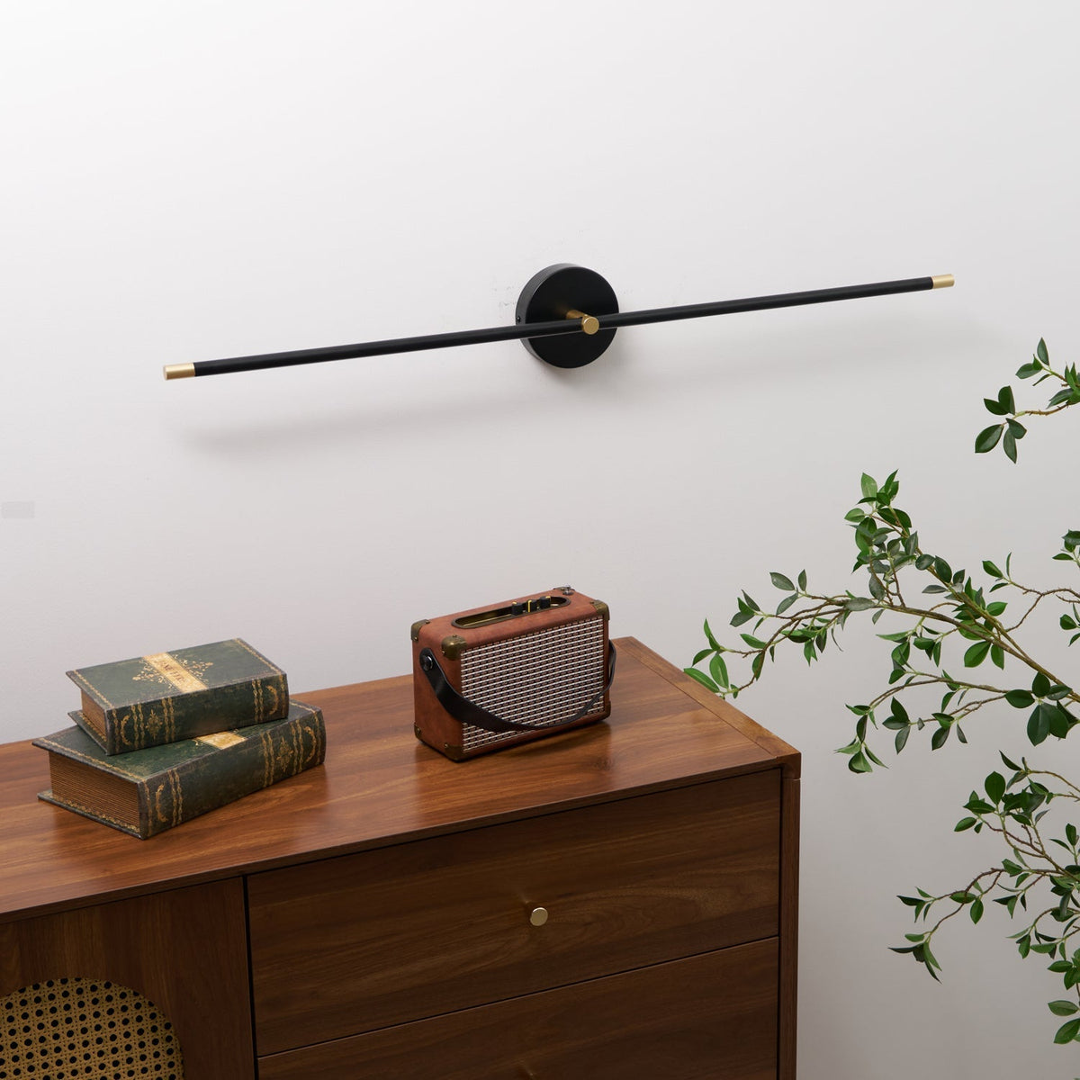 Minimalist Linear Rod LED Wall Light Double Ended Wall Sconce Black and Gold
