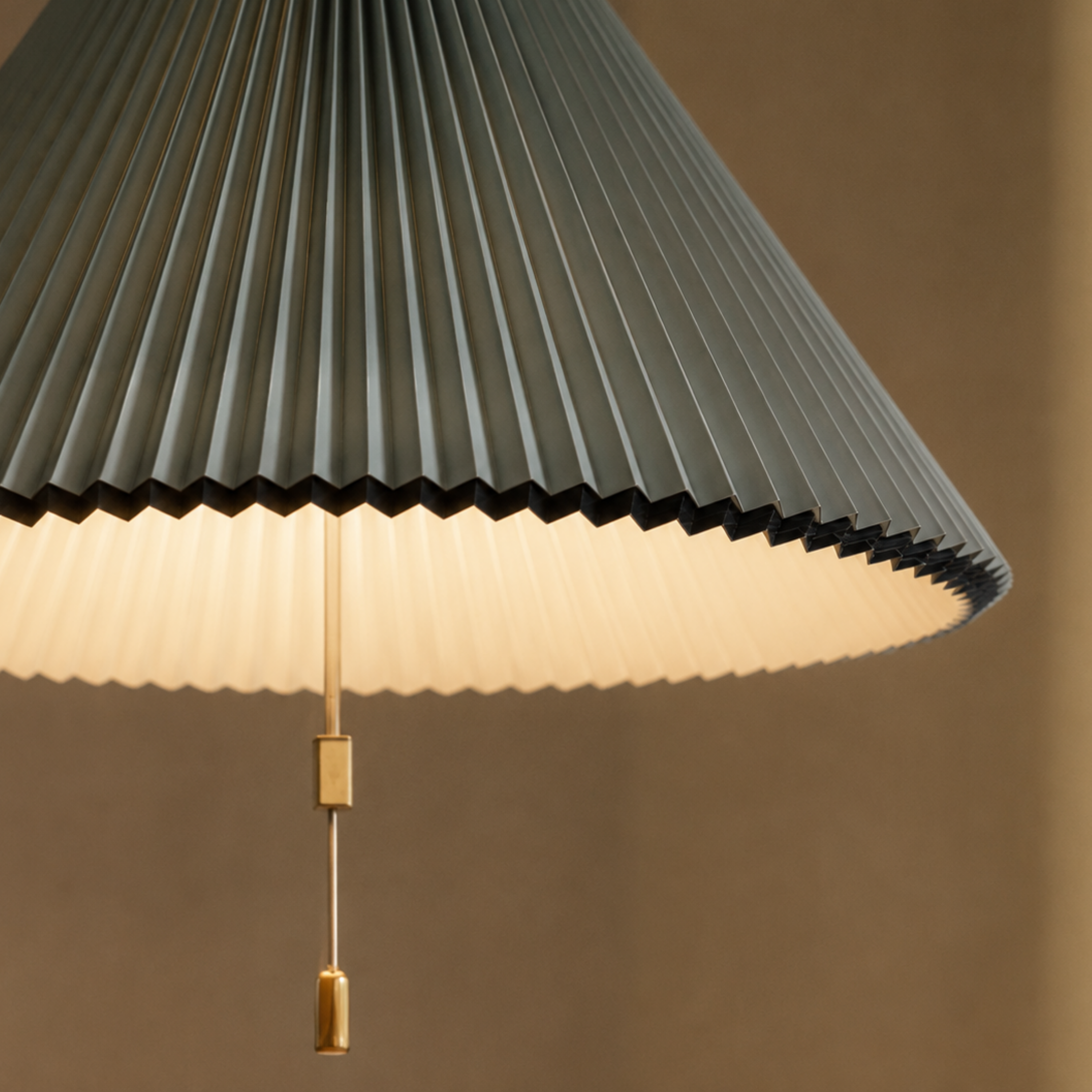 Scandi Pleated Lampshade Pendant Light Extendable LED Fabric Ceiling Light
