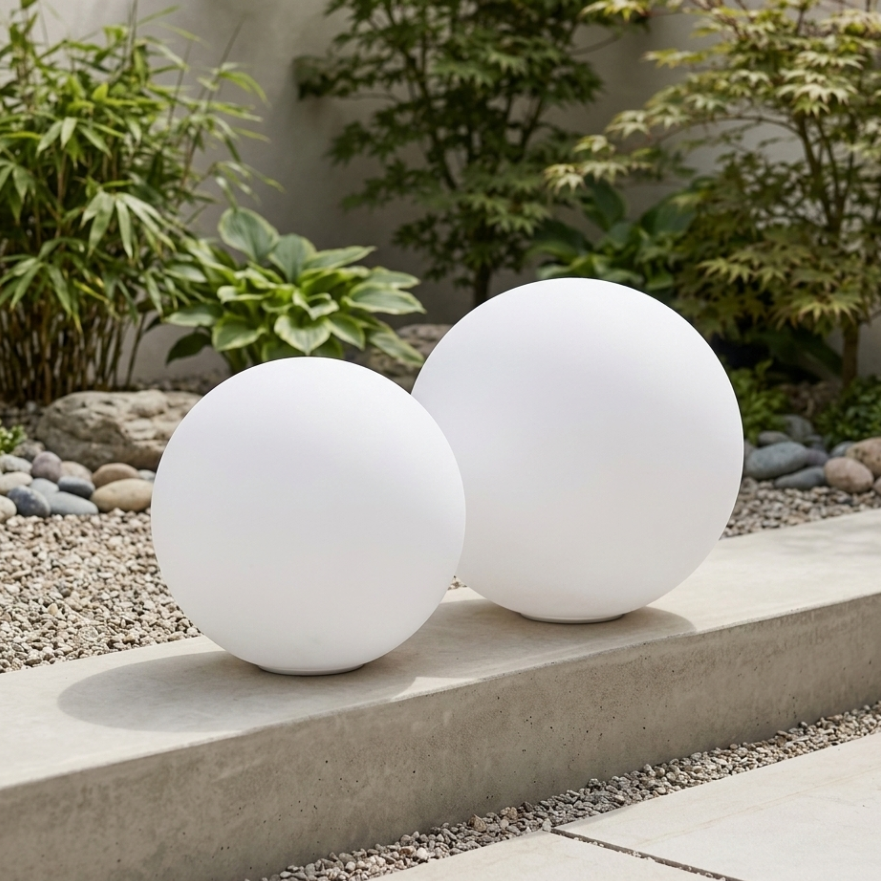 White Rechargeable LED Globe Light Cordless Colour Changing Ball Lamp With Remote